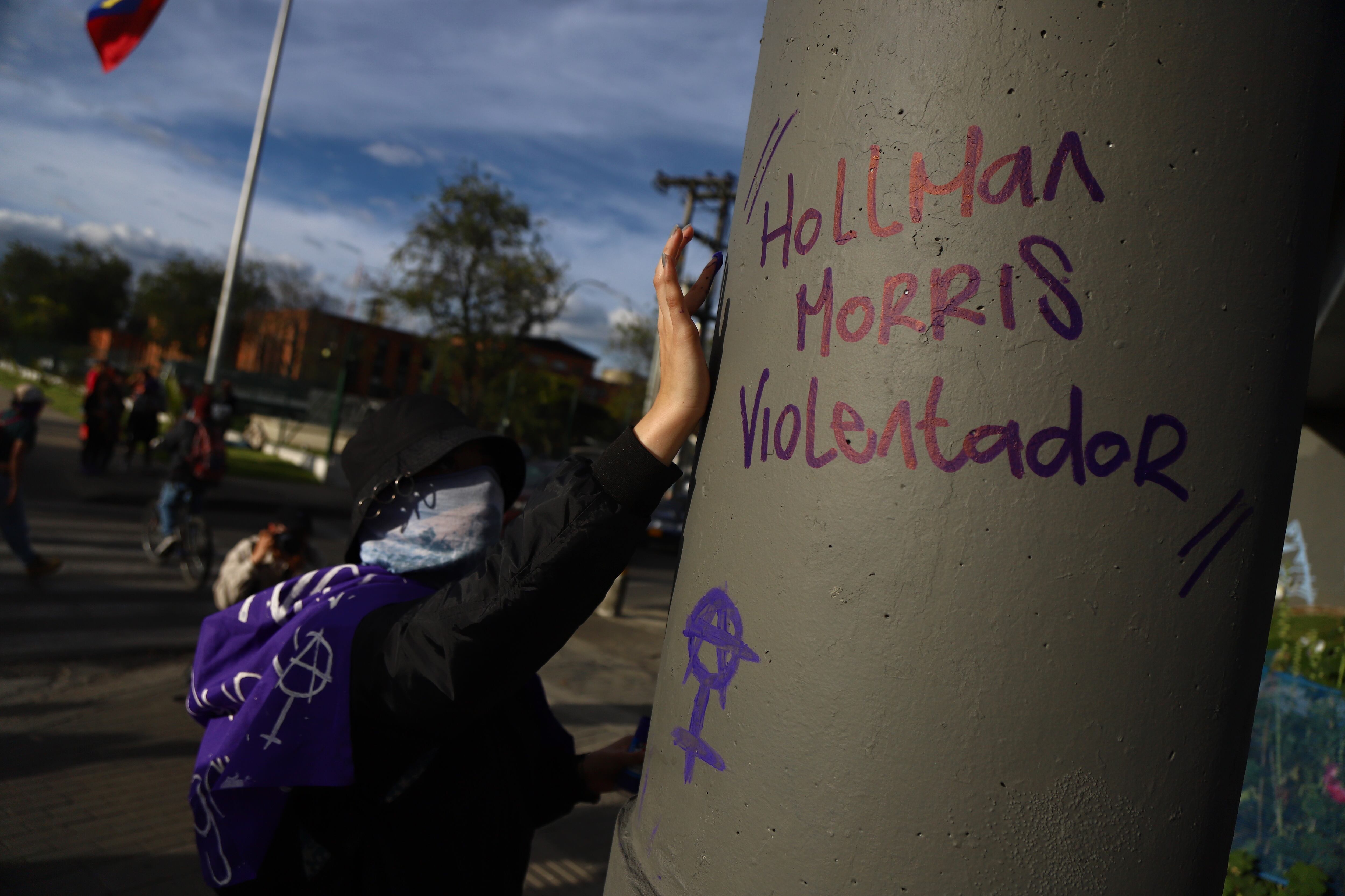 Plantón frente a RTVC en contra de Hollman Morris