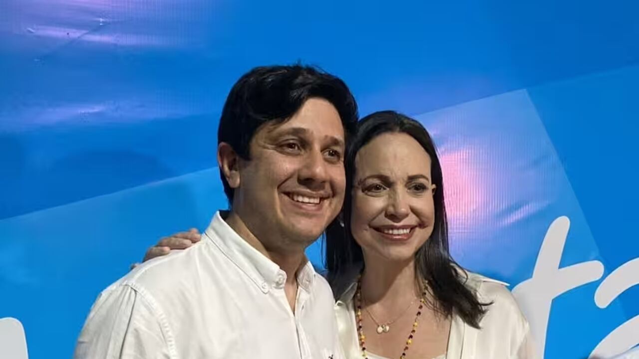 Jesús Armas junto a María Corina Machado.