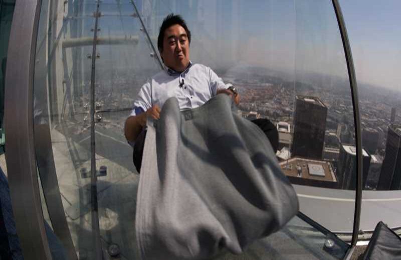 Pese a que está hecho de vidrio tiene solo una pulgada de espesor. Fotografía: AFP