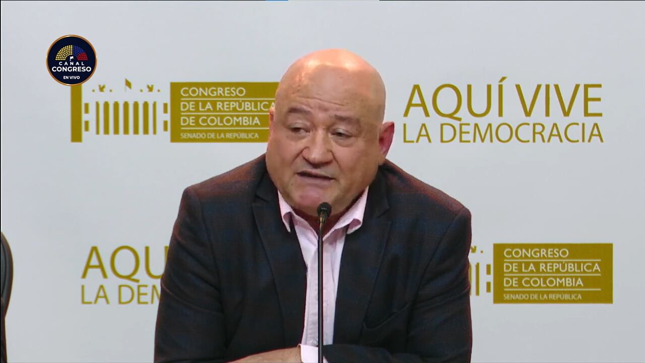 Senador Julián Gallo.