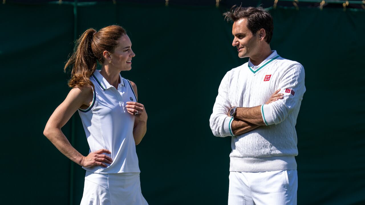 La princesa de Gales y el extenista suizo dieron una demostración deportiva previa a Wimbledon 2023. (Photo by Handout/Thomas Lovelock - AELTC via Getty Images).