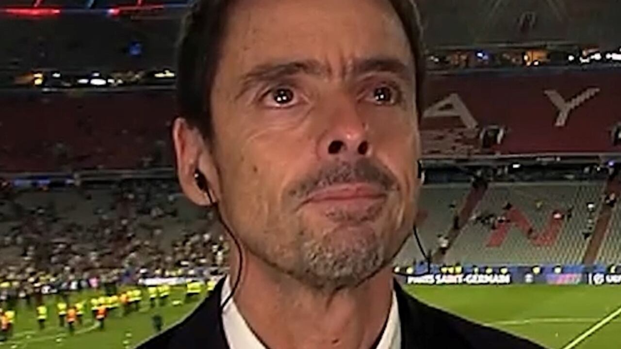 “Bueno, claro, cómo seguir sin emocionarse, siendo padres, todos nosotros”, dijo Closs.