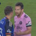 El cruce de palabras duró unos segundos más luego de que pasó la acción que desató el conflicto.