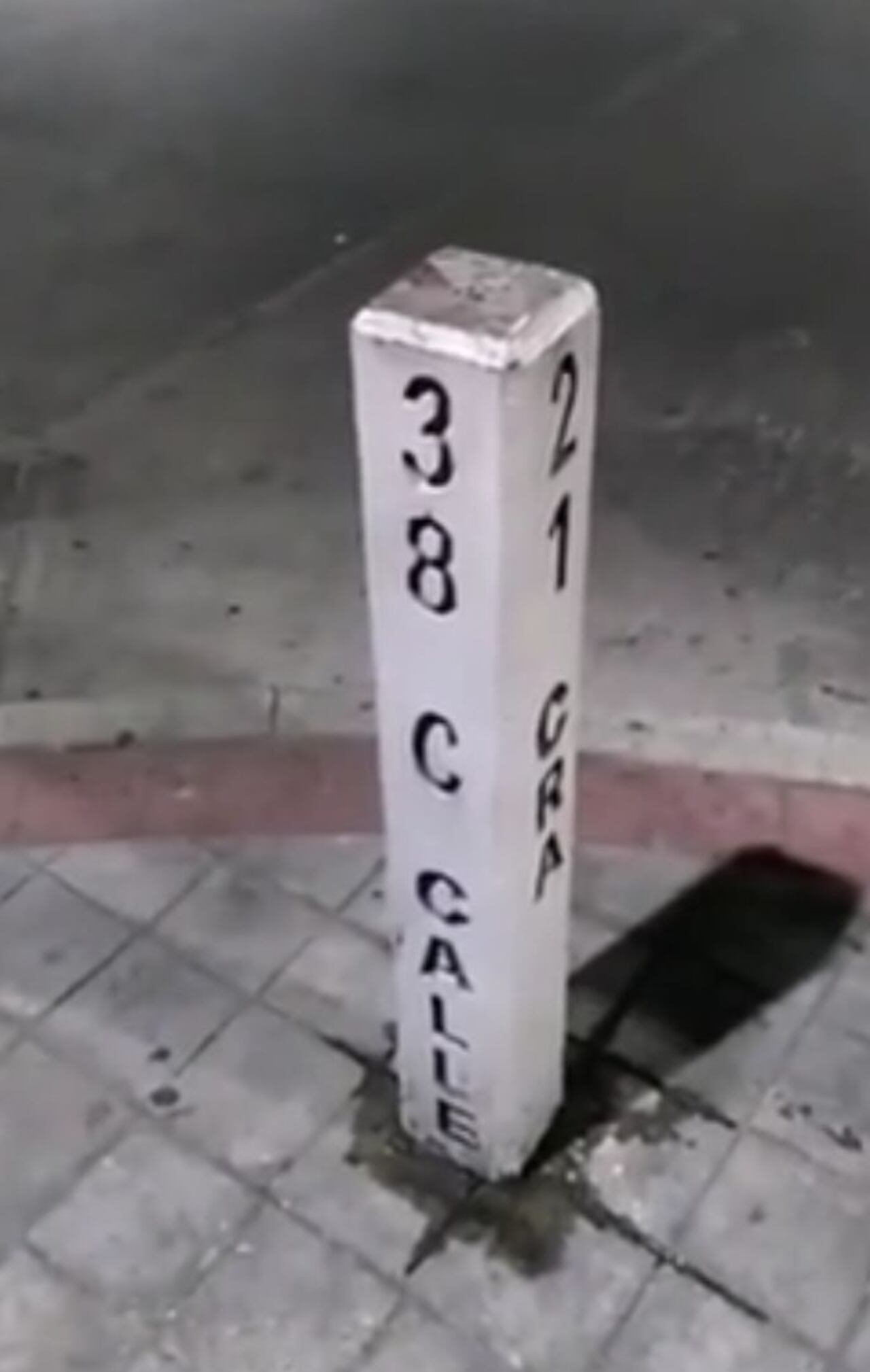 El local está ubicado en una esquina.