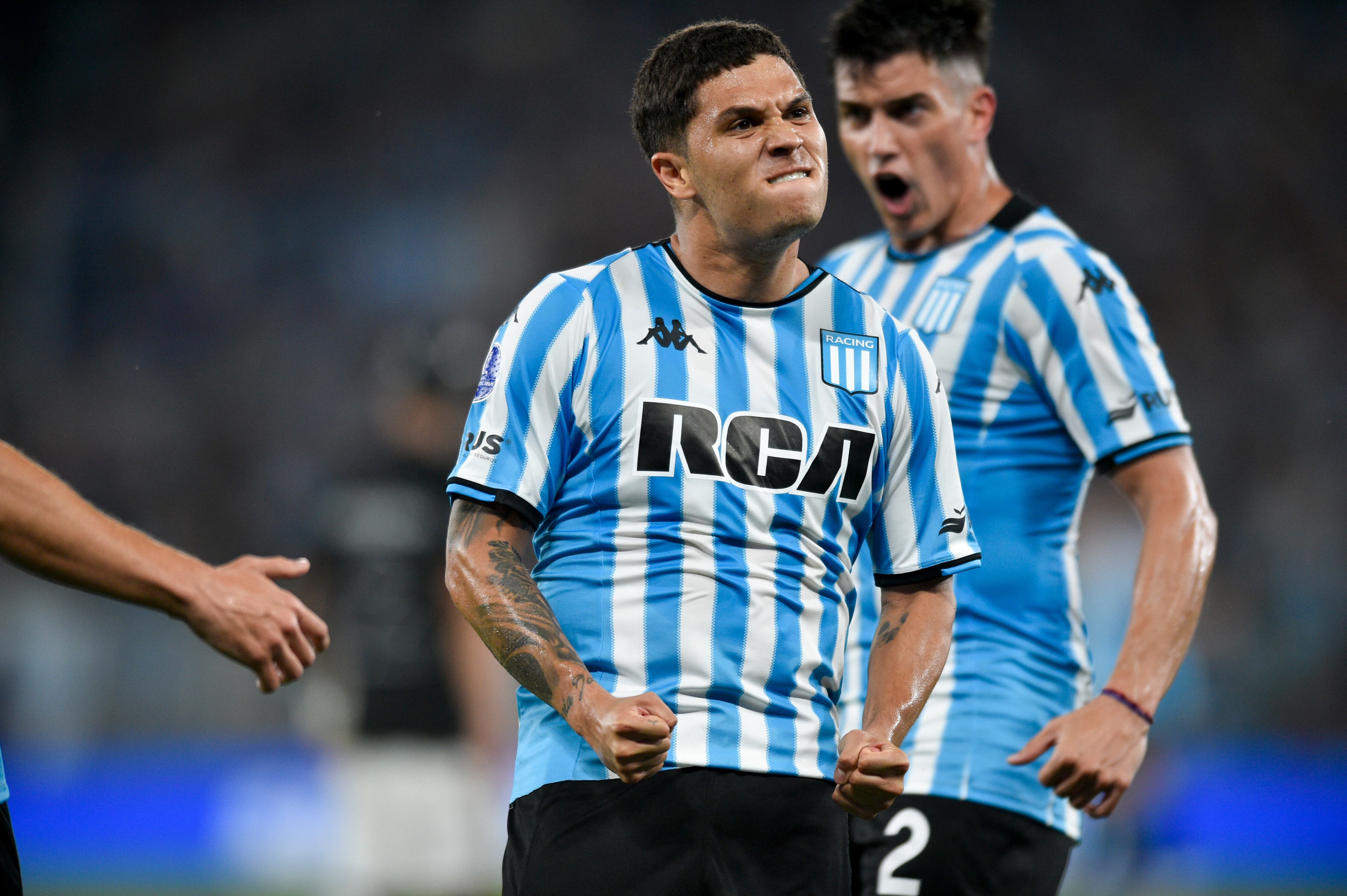 Juan Fernando Quintero le da vida a Racing en la Copa Libertadores