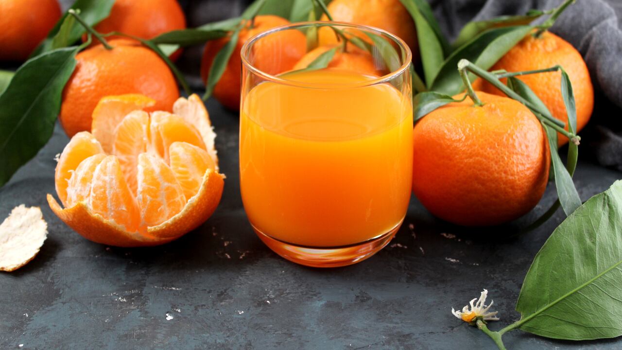 La mandarina también contribuye con la reducción del colesterol.