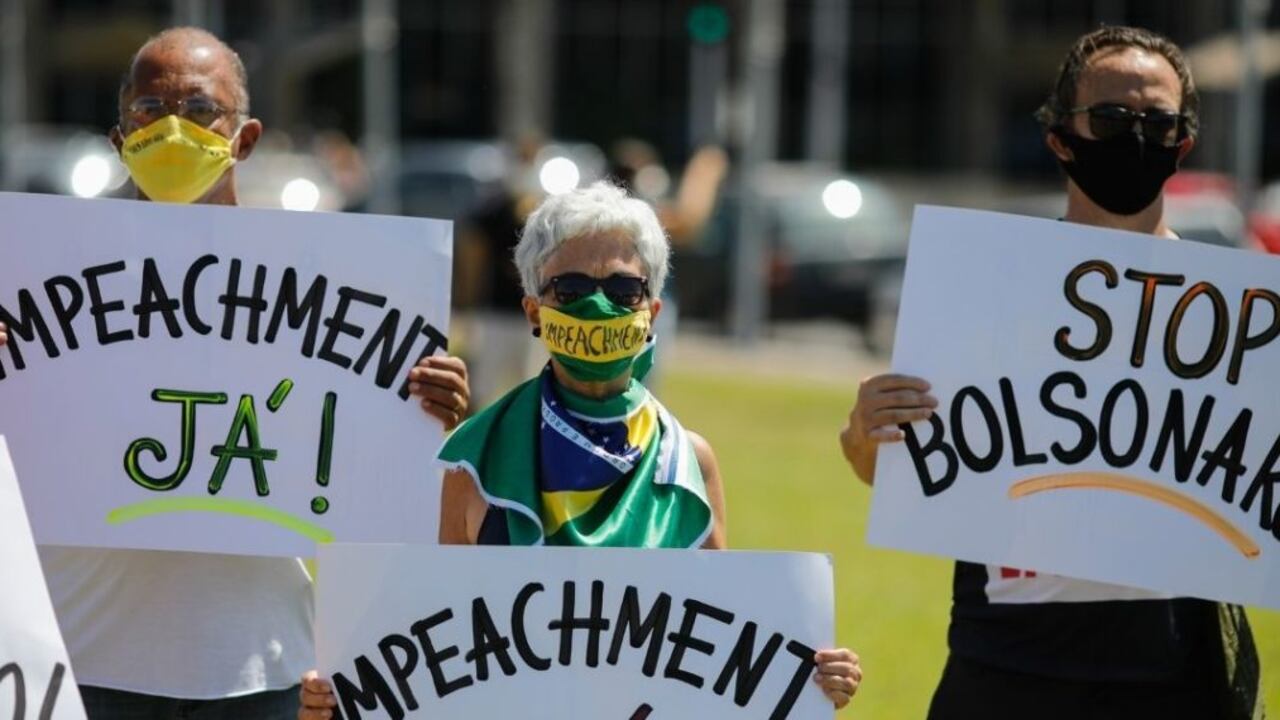 Crecen las protestas en las calles contra Bolsonaro en Brasil