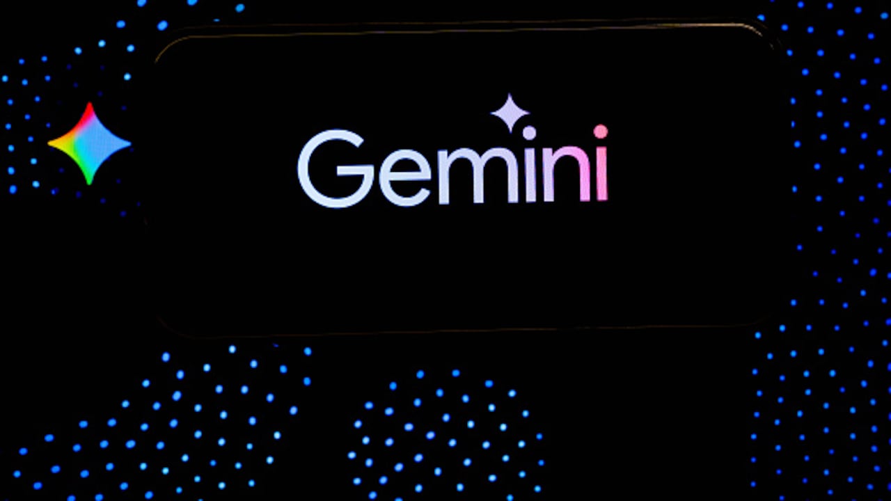 En esta ilustración fotográfica, el logotipo de Géminis se muestra en la pantalla de un teléfono móvil.