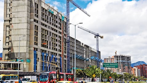La construcción de vivienda tuvo una profunda caída en 2023. Las apuestas están concentradas en su recuperación en 2024, al igual que en el consumo de los hogares.