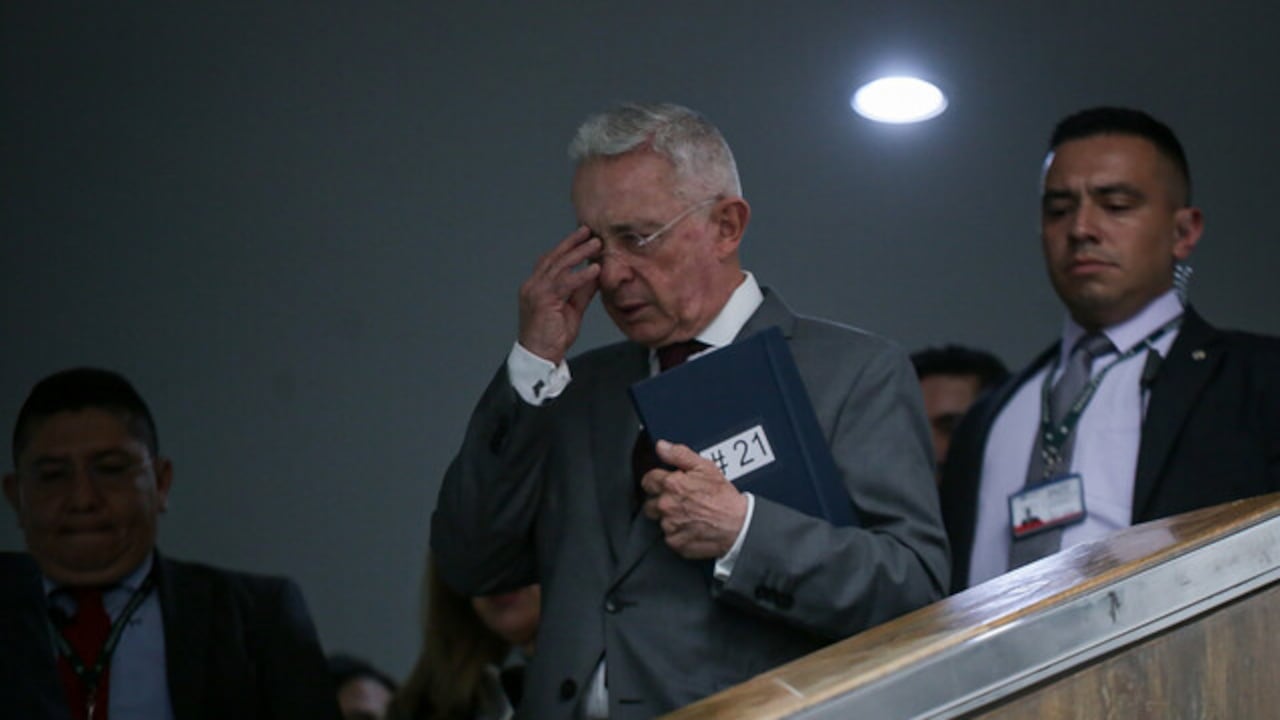 El expresidente Álvaro Uribe Vélez en Paloquemao.