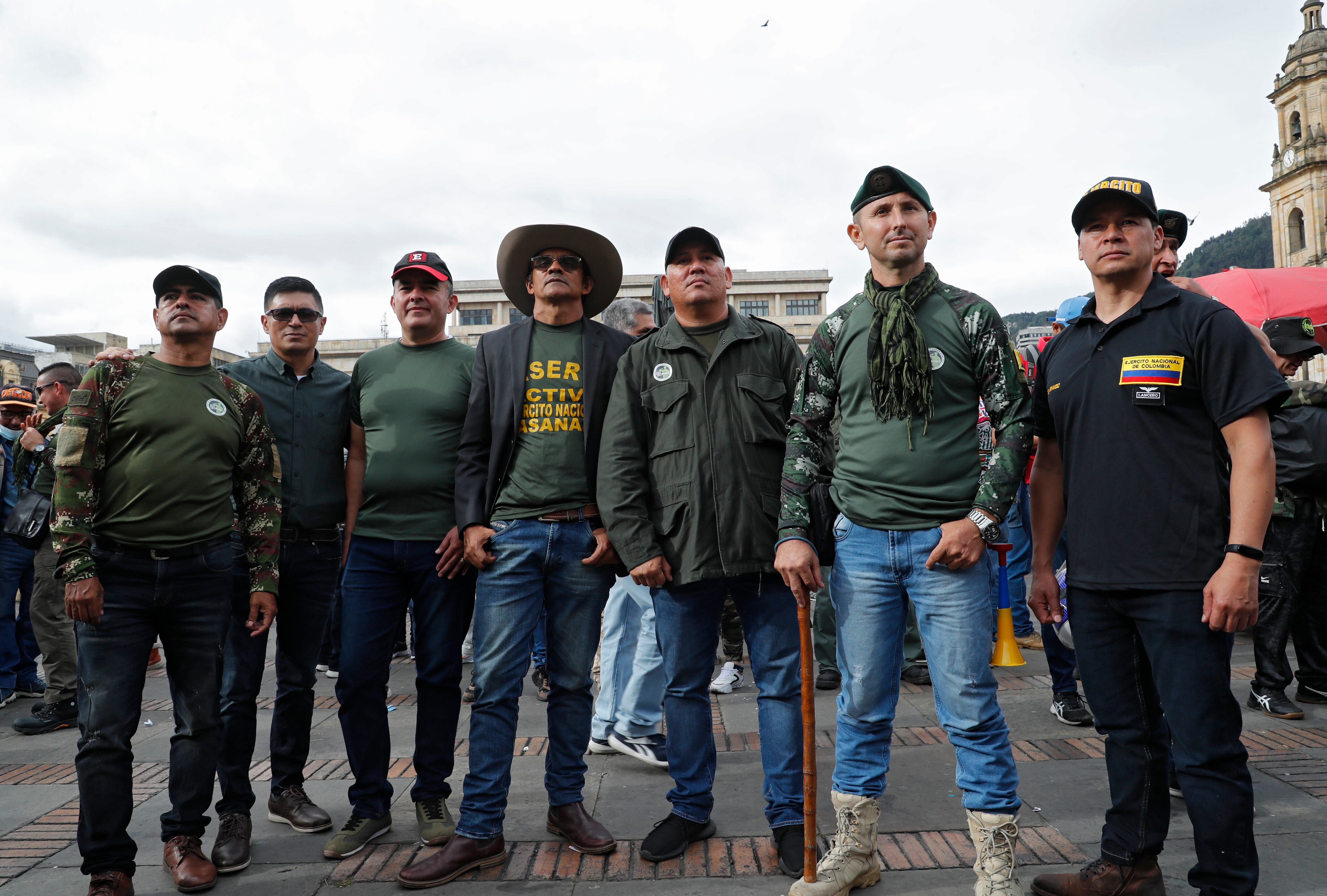 Militares retirados se tomaron la Plaza de Bolívar para protestar contra  la política de seguridad nacional del Gobierno del presidente Gustavo Petro
Reservas fuerza publica
Bogota mayo 10 del 2023
Foto Guillermo Torres Reina / Semana