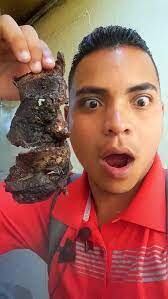 Cristián Capera, tiktoker que produce contenido relacionado con gastronomía.