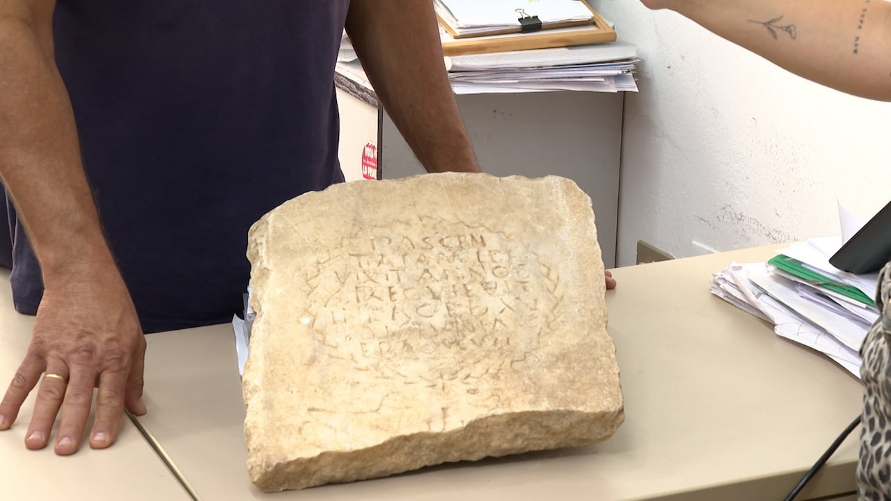 Imagen de la lápida