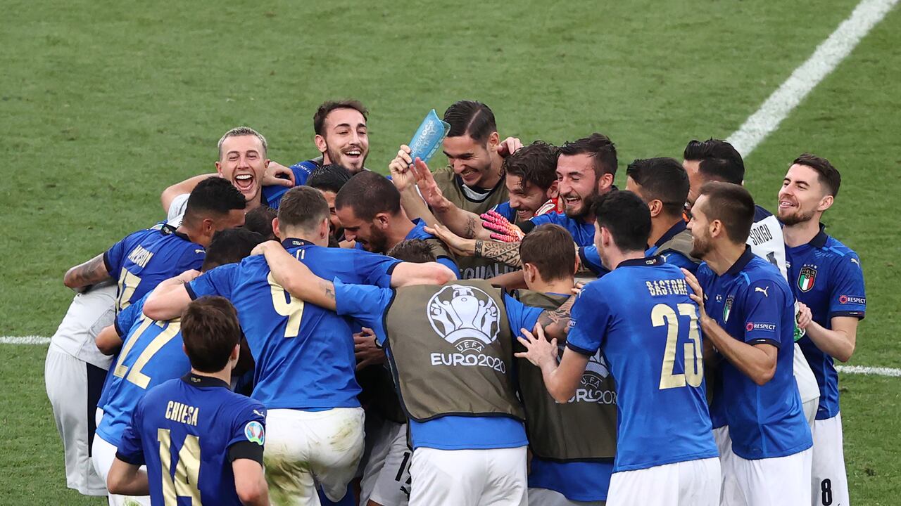 Italy's players celebrate their win in the UEFA EURO 2020 Group A football match between Italy and Wales at the Olympic Stadium in Rome on June 20, 2021. (Photo by Ryan Pierse / POOL / AFP)