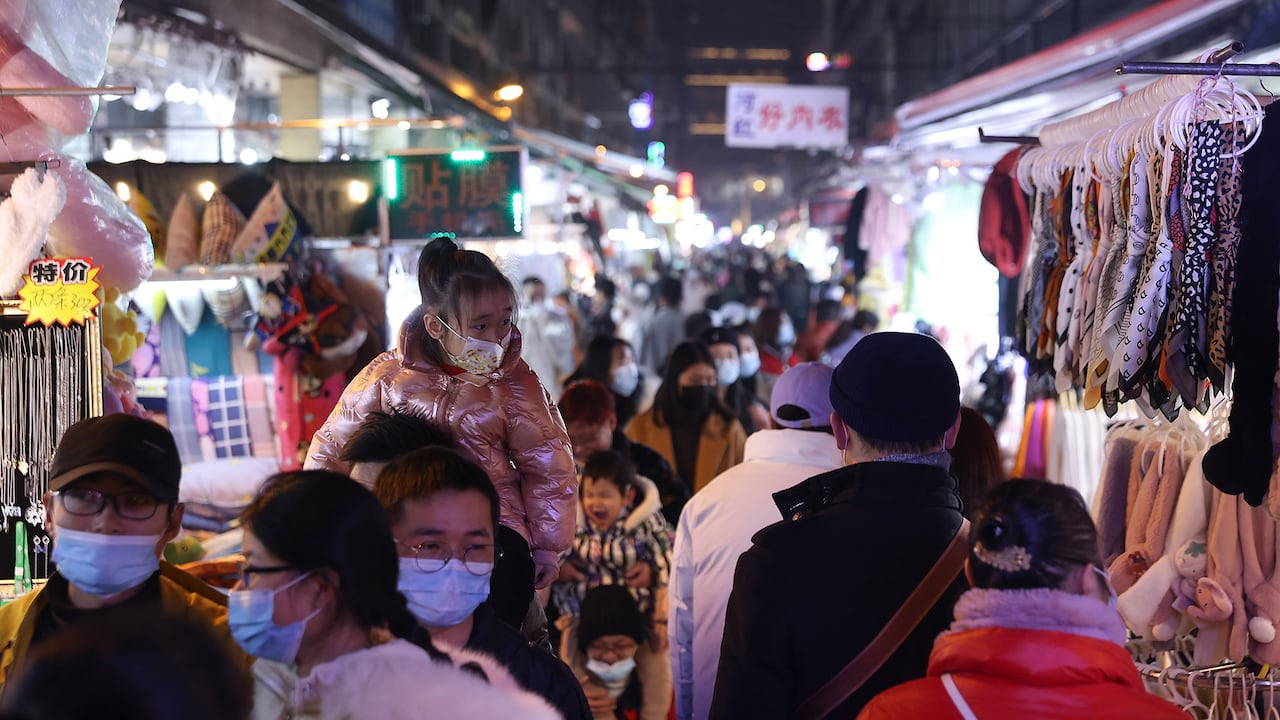 Las autoridades chinas pidieron especial cuidado en los mercados con la manipulación de aves de corral.