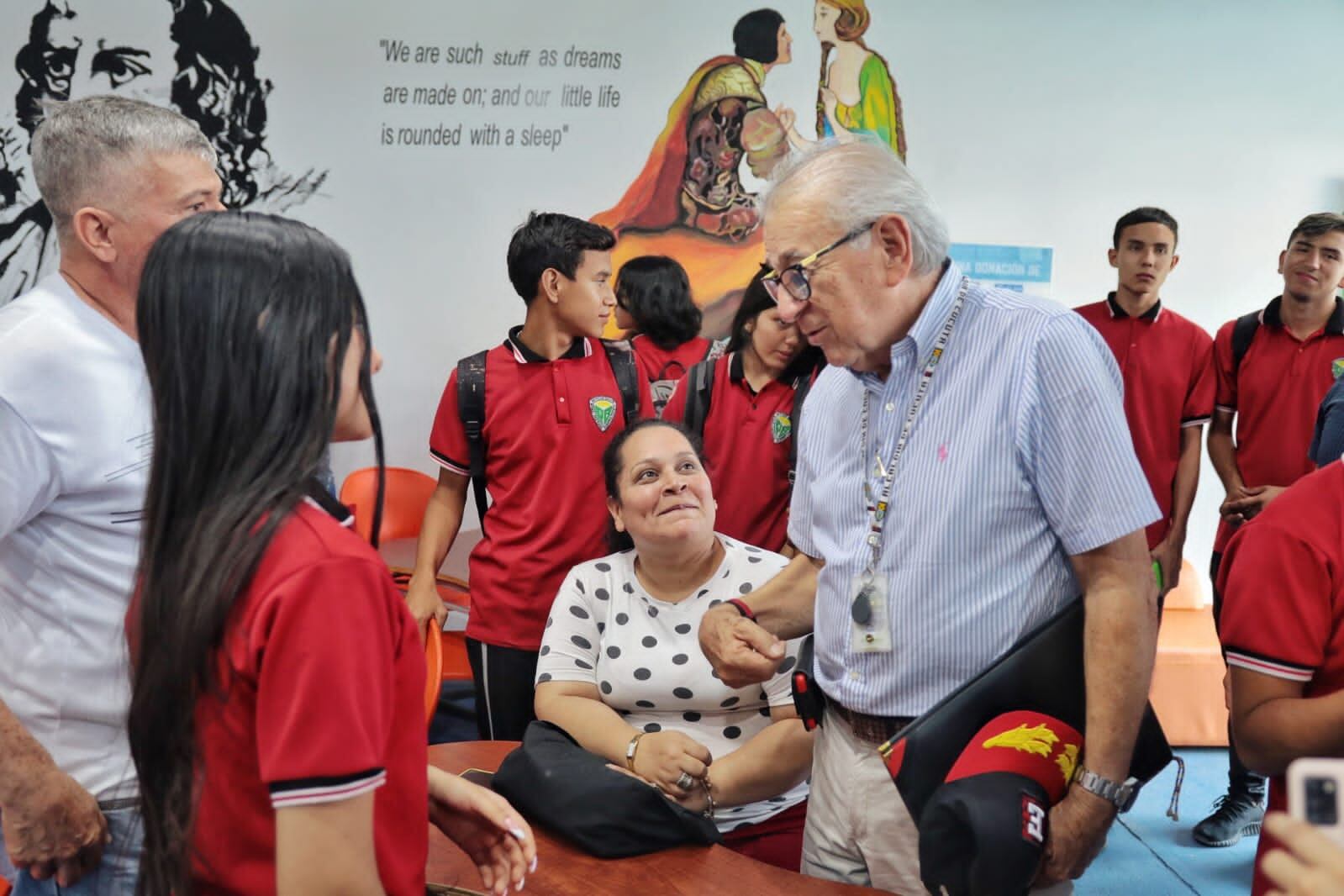 La administración municipal incentiva el aprendizaje en los colegios de la ciudad.