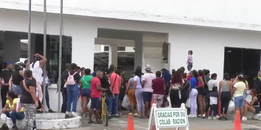 El motín al parecer se generó porque no dejaron entrar a los familiares de los detenidos a la visita.