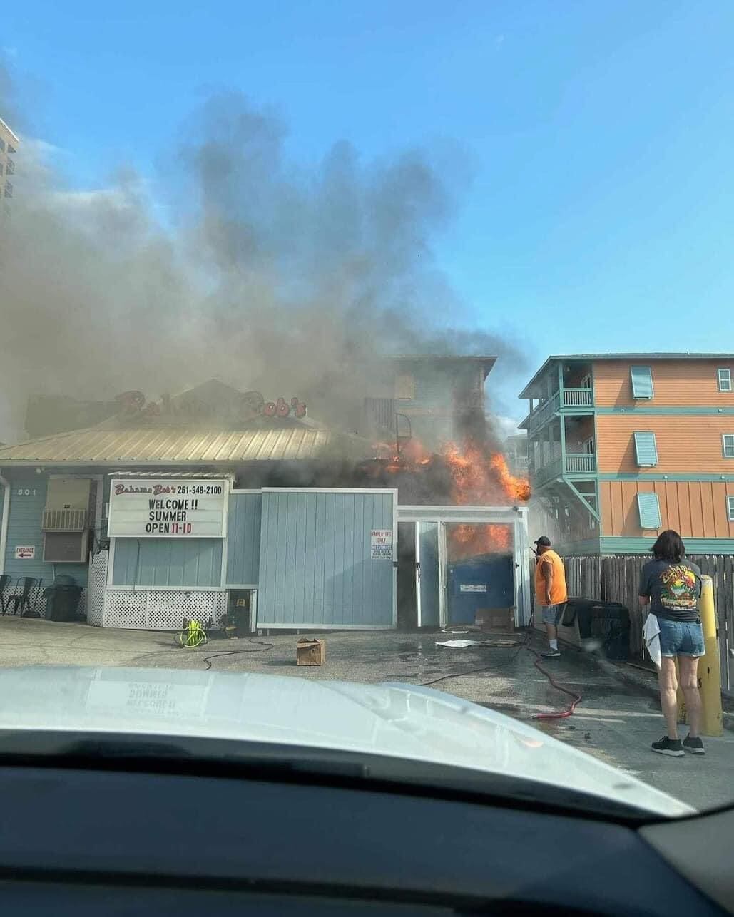 Un hecho a favor es que los trabajadores evacuaron oportunamente a los comensales.