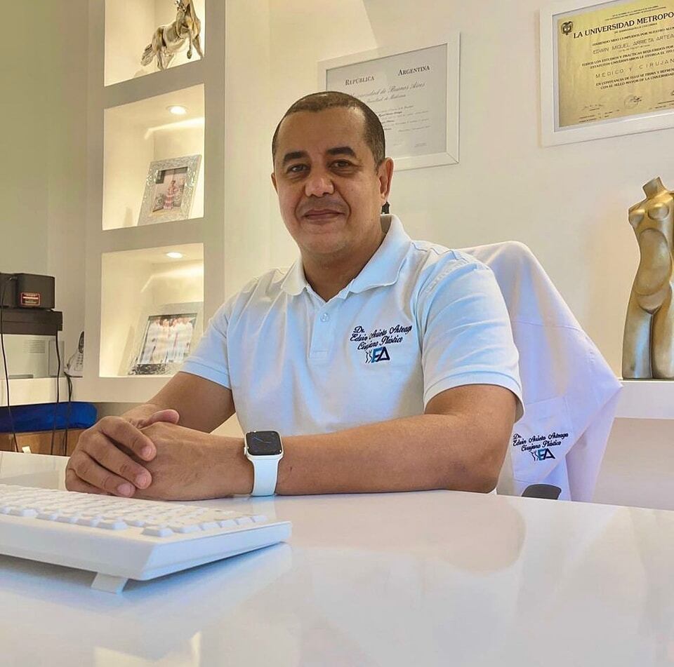 Edwin Arteaga, médico asesinado en Tailandia.