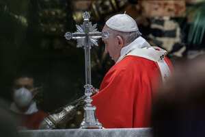 El Papa Francisco celebra la misa del Domingo de Ramos en la Basílica de San Pedro en el Vaticano, el domingo 28 de marzo de 2021 Foto: Giuseppe Lami / Foto de Pool vía AP.