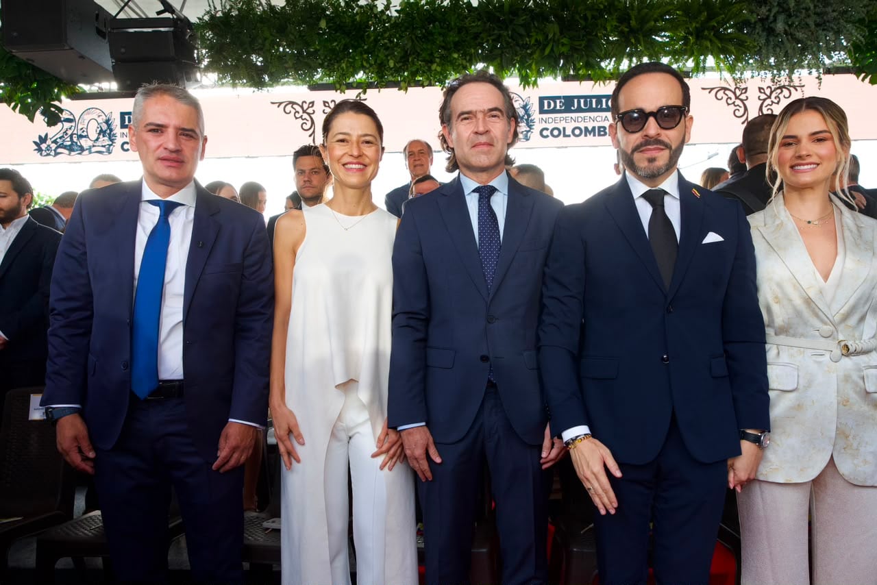 El presidente electo, Abelardo De La Espriella, participo dela conmemoración del 20 de julio en Medellín junto con el gobernador de Antioquia, Andrés Julián Rendón, y el alcalde Federico Gutiérrez.