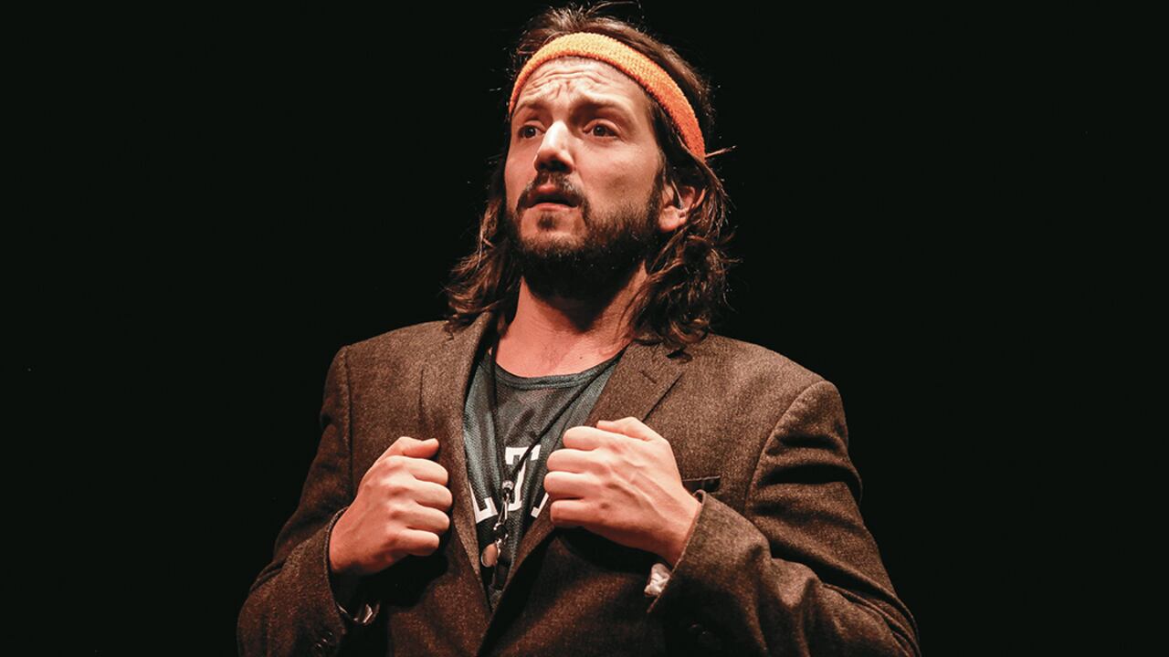 Diego Luna, de 35 años, interpretó a Tenoch Iturbide en ‘Y tu mamá también’. Es director, guionista productor y actor de cine, televisión y teatro, al que considera su hábitat natural. ‘Cada vez nos despedimos mejor’ es uno de los mayores retos que ha asumido como actor.