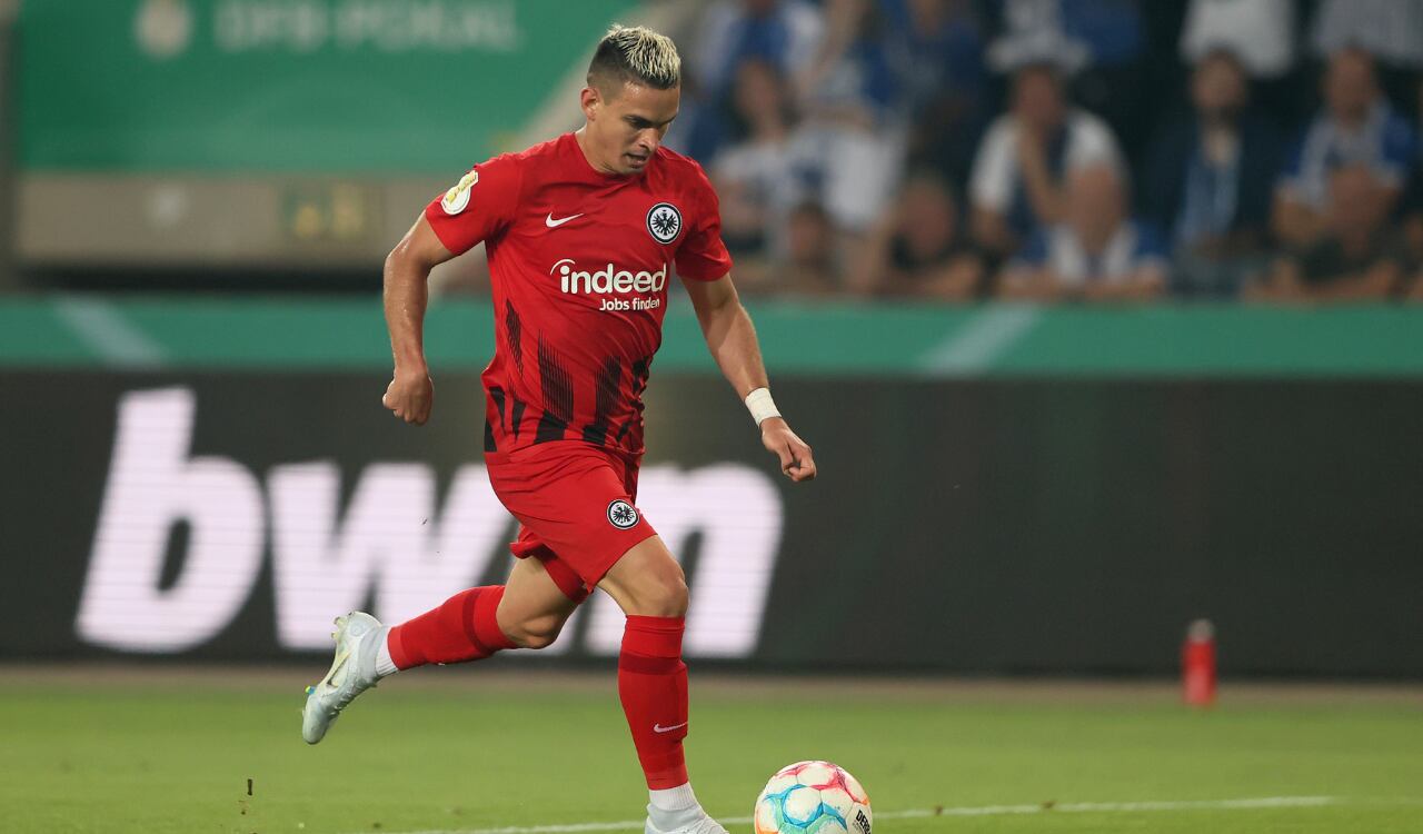 Rafael Santos Borré fue titular en Alemania por Copa.