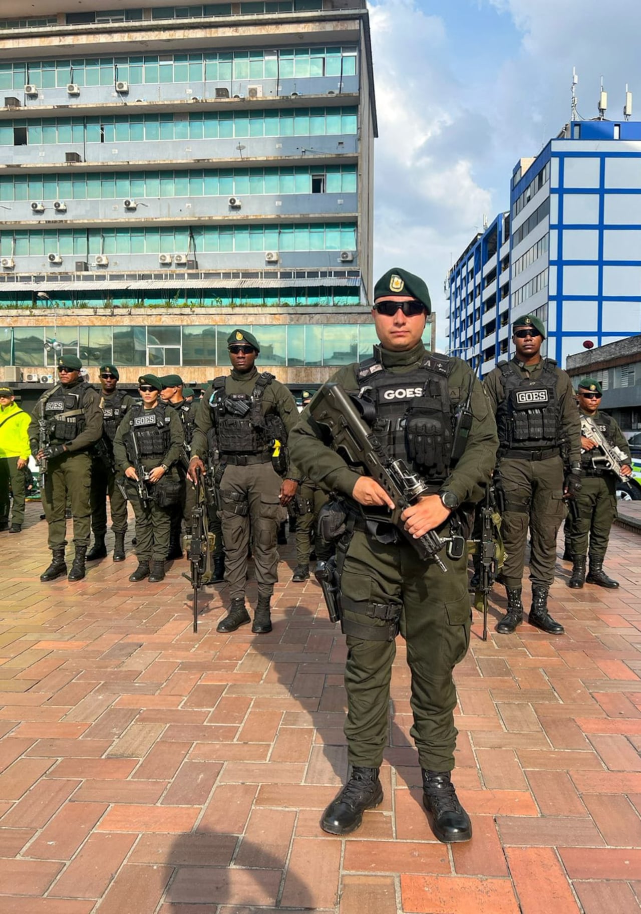 Presentación de nuevos policías en Cali