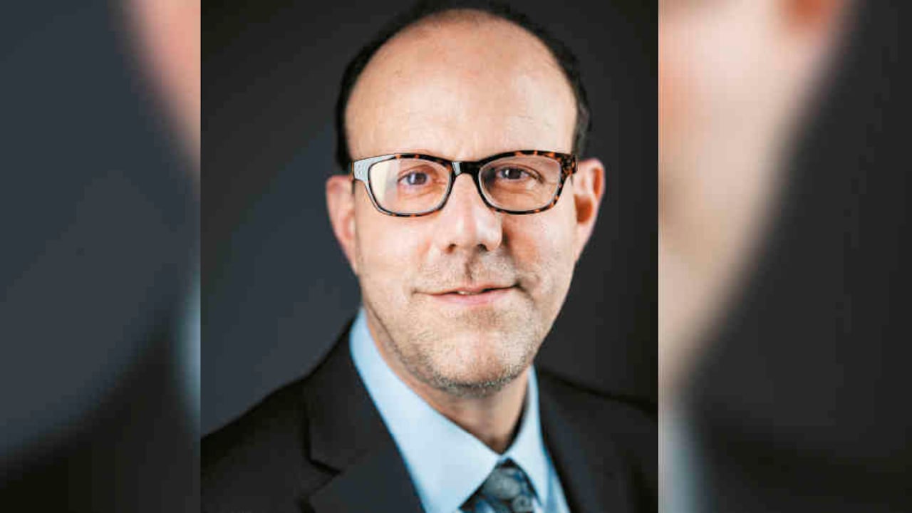 Michael Kremer, premio Nobel de economía 2019 - Este experto espera que el Banco Mundial o el BID presten a los países para hacer pactos con las farmacéuticas.