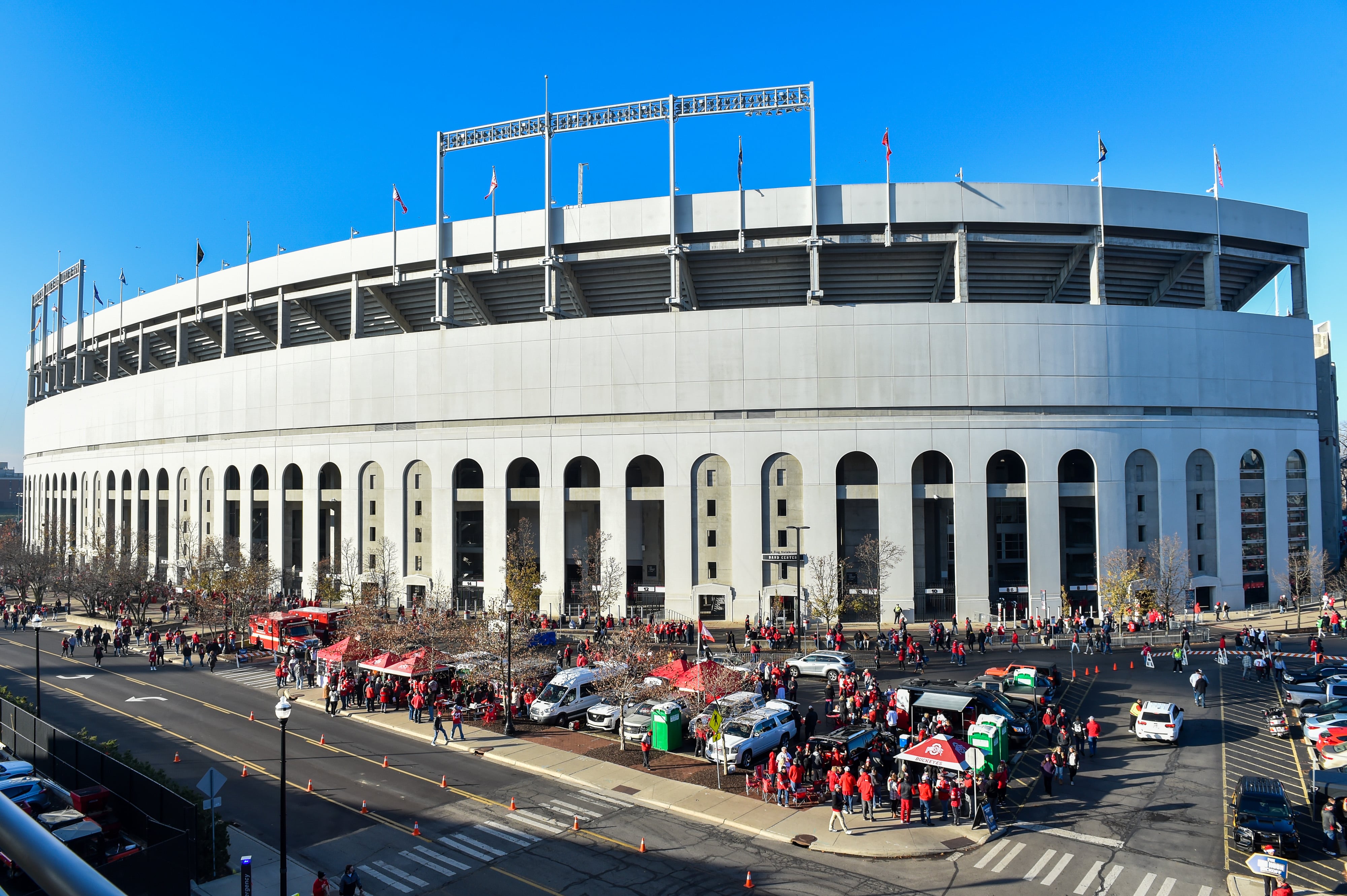 Una vista del estadio de Ohio y los seguidores antes de un partido de fútbol universitario entre los Buckeyes del estado de Ohio y los Wolverines de Michigan en el estadio de Ohio el 26 de noviembre de 2022 en Columbus, Ohio. (Foto de Aaron J. Thornton/Getty Images)