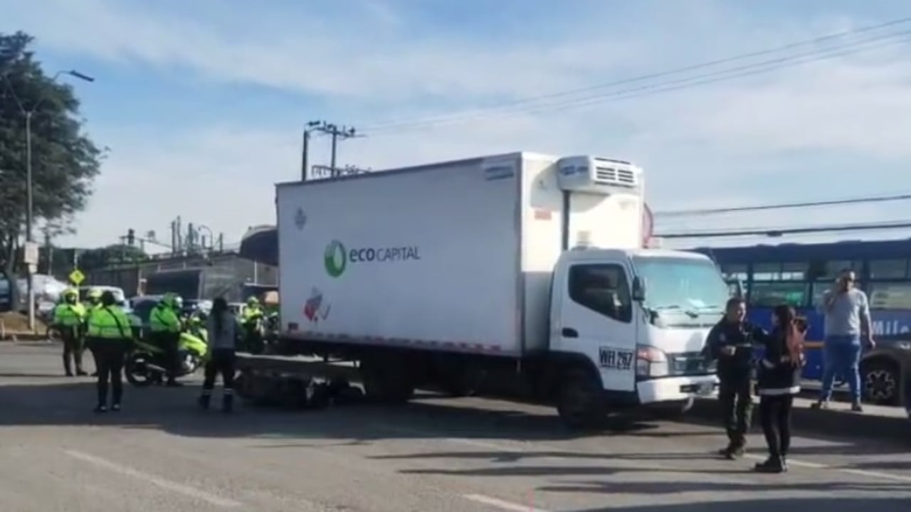 El trágico suceso tuvo lugar en la Av. Centenario, específicamente en la intersección con la carrera 123, en la localidad de Fontibón.