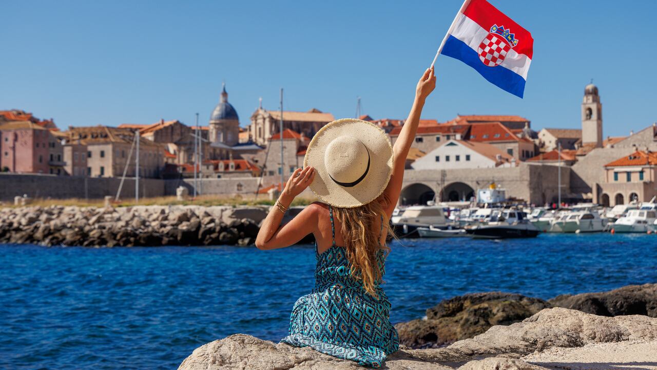 Al considerar a Croacia como destino de viaje, los colombianos deben informarse sobre los requisitos específicos que deben cumplir para garantizar una entrada sin inconvenientes.