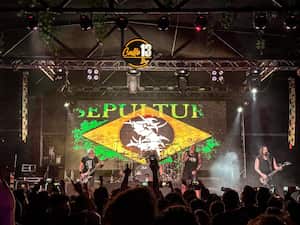 Sepultura, en su concierto de despedida de Colombia. Este tuvo lugar en el marco de su gira de 40 años de actividad, el domingo 14 de abril en el Bar Calle 13 de Bogotá, 2024.