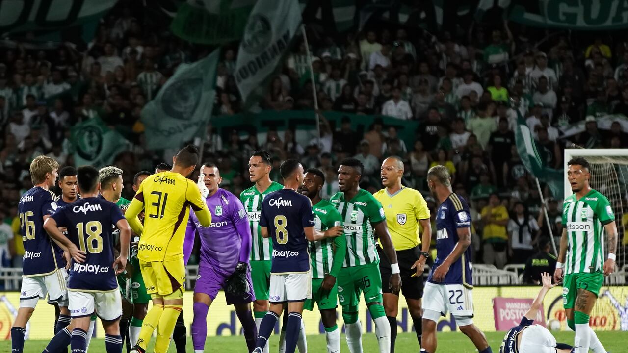 El clásico acabó con dos expulsados