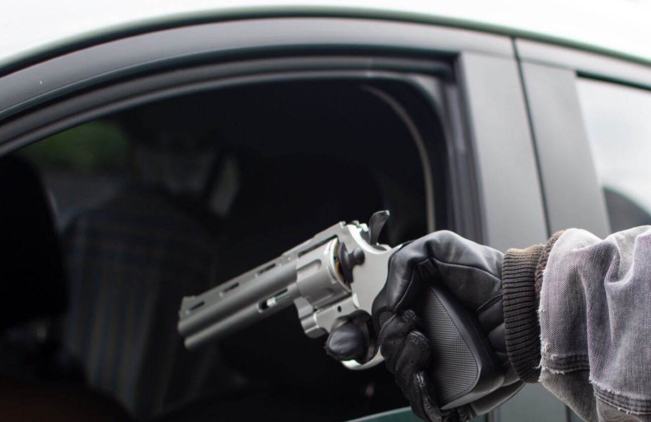 Video: asi estarían robando carros en las puertas de las casas en Bogotá