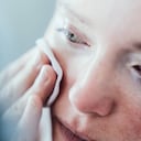 Expertos destacan que la crema de manzana ayuda a reducir las arrugas y líneas de expresión y disminuye la grasa en la piel. Foto: Getty images.