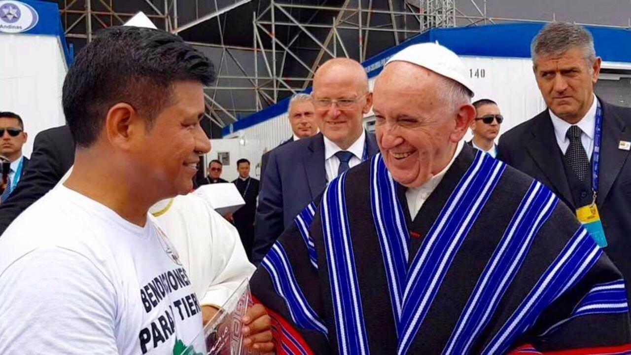Pie de foto: José Castro es uno de los daminificados de Mocoa que pudo saludar al papa.