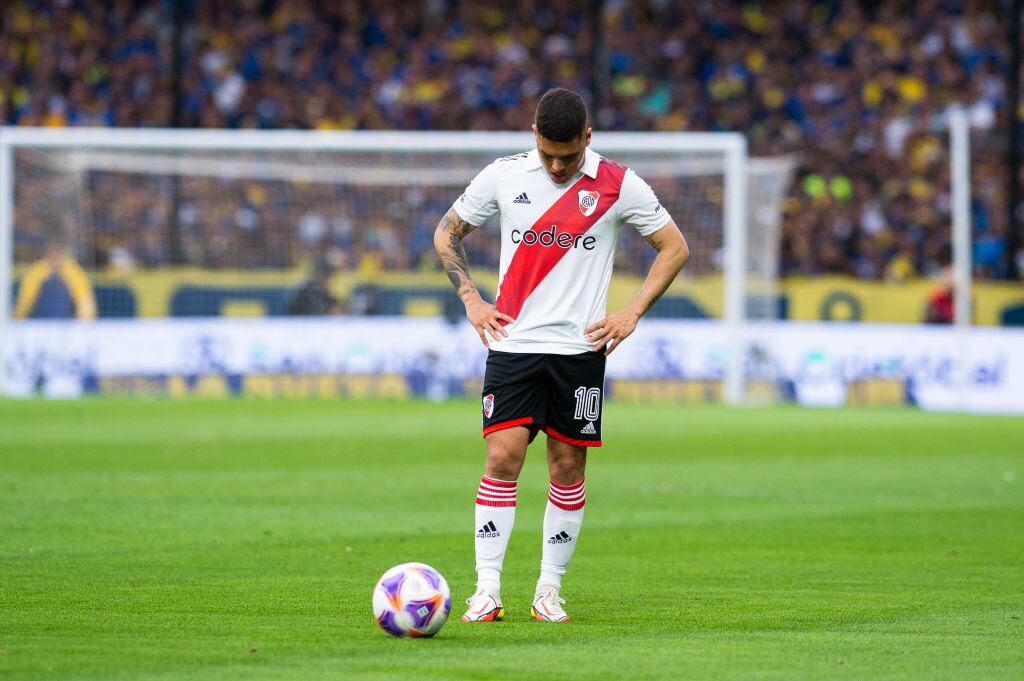 BUENOS AIRES, ARGENTINA - 2022/09/11: Juan Fernando Quintero seen in action during a match between Boca Juniors and River Plate as part of Liga Profesional 2022 at Estadio Alberto J. Armando.