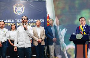 Transición convulsa
Edición 2294