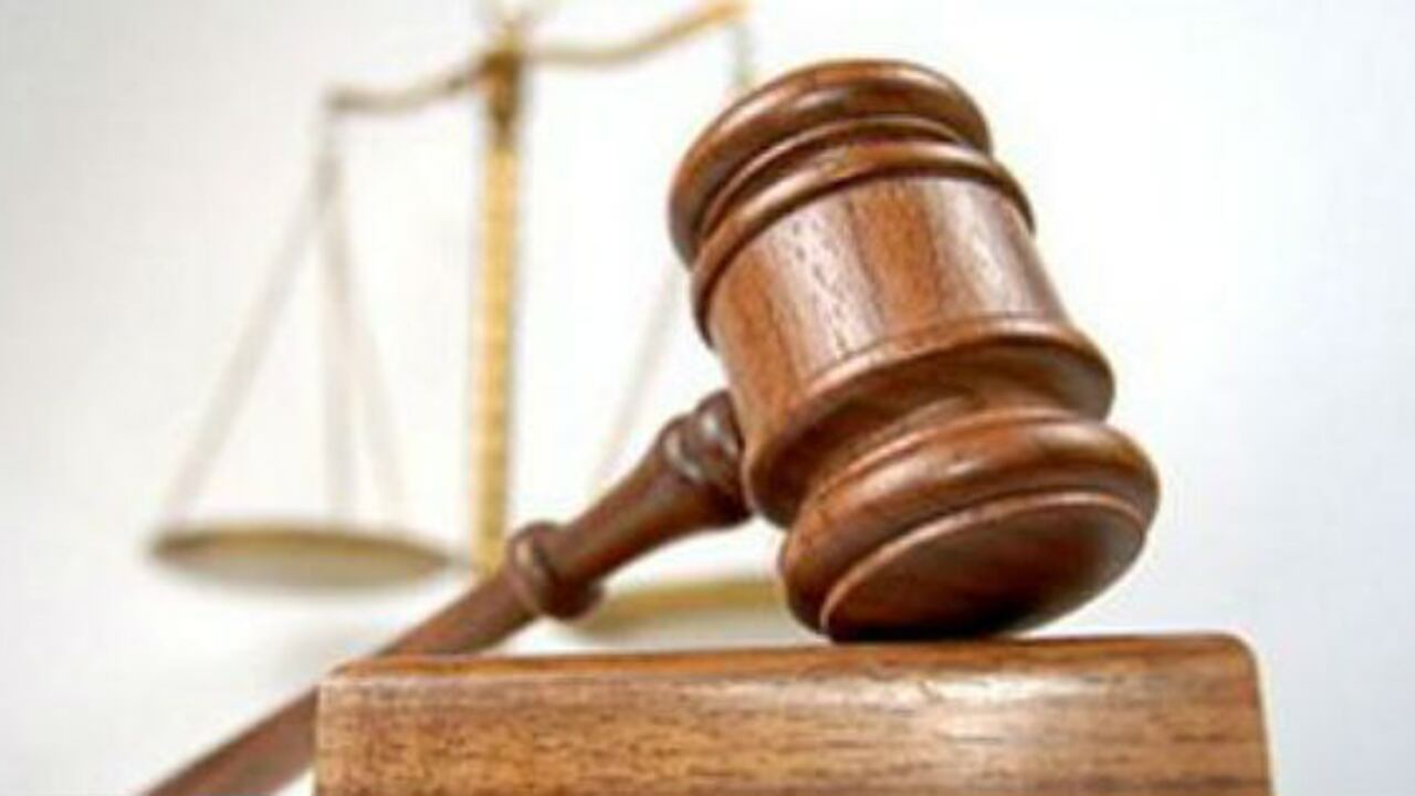 Juez de Córdoba restringió el uso de celulares a sus empleados en horario laboral.