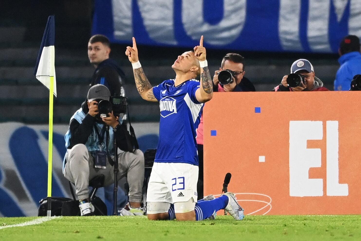 Leonardo Castro fue la figura del partido al marcar dos tantos.