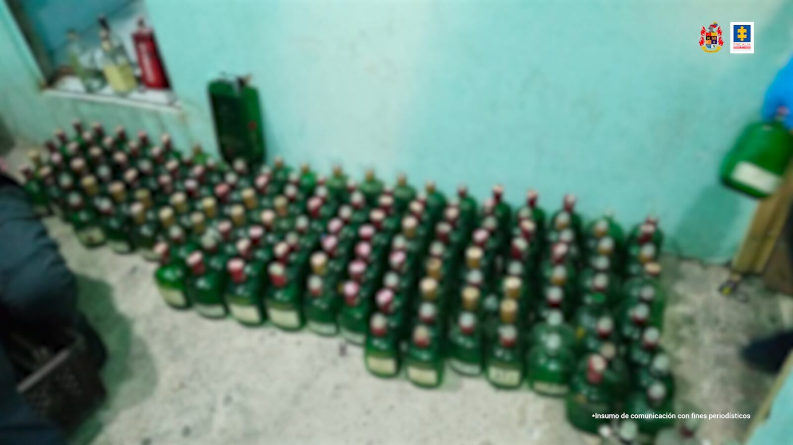 Así fue como delincuentes convirtieron reciclaje en licor adulterado. La Fiscalía hizo gigantesca incautación en Bogotá