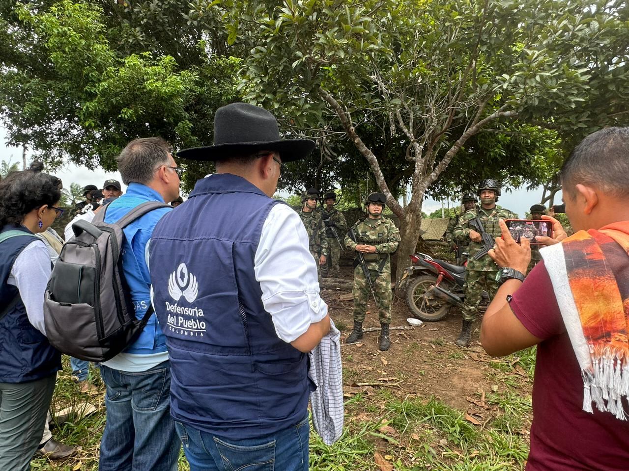 Acuerdos entre Fuerza Pública y comunidad permitió la liberación de los 18 militares en Guaviare; Defensoría será garante