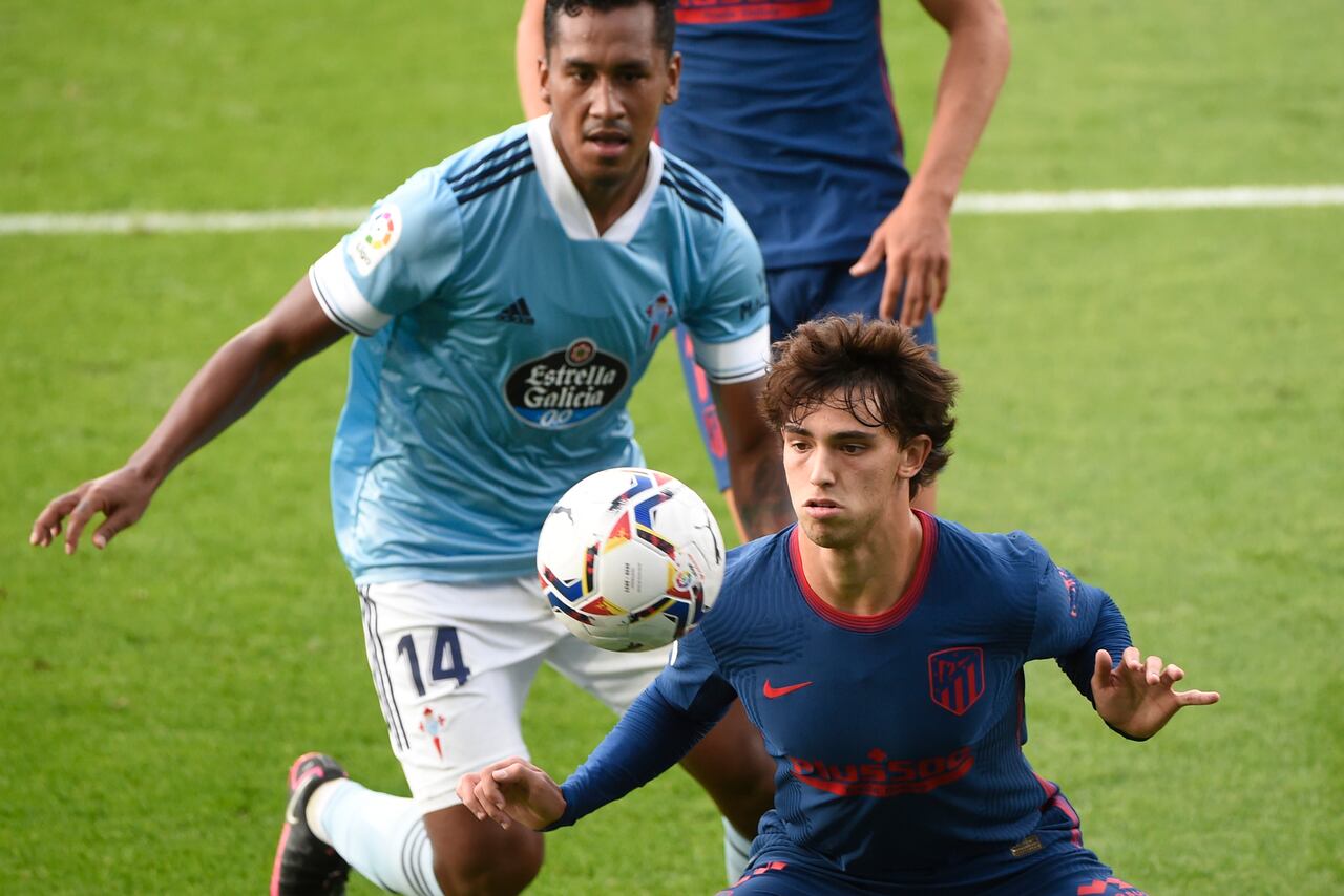 El Atlético de Madrid (5º) se impuso en Vigo al Celta (13º) por 2-0, con el uruguayo Luis Suárez abriendo el camino de la victoria 'colchonera