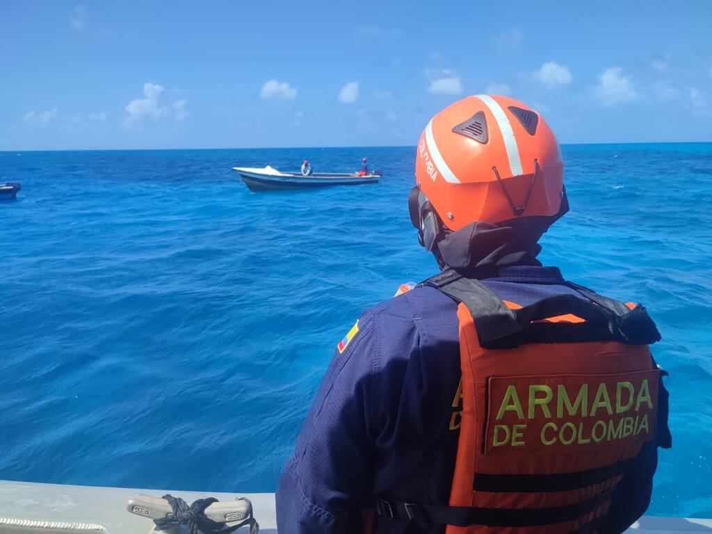 Armada adelantaba búsqueda de pescador desaparecido.
