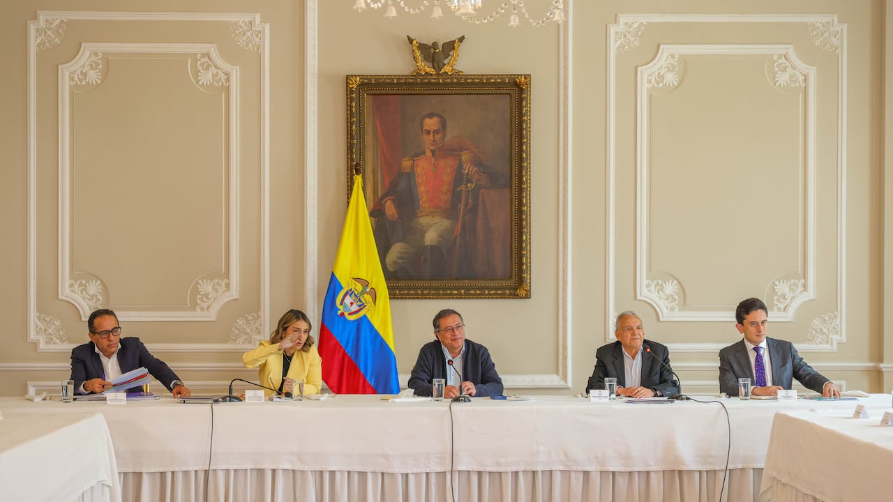 El Gobierno sostuvo una reunión con representantes de los bancos para hablar de las inversiones forzosas.