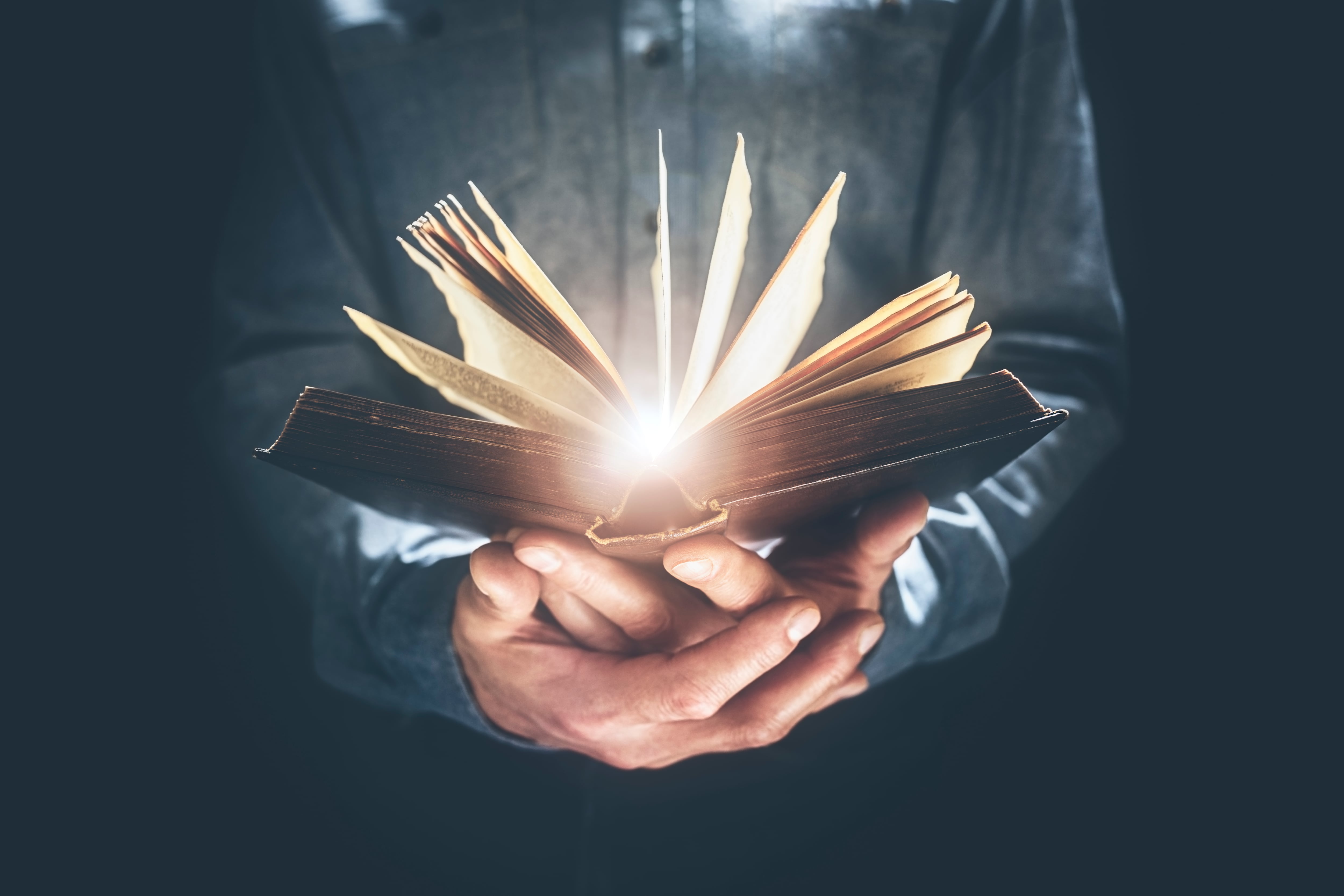 La sabiduría que Dios ofrece tiene la capacidad de guiar por el buen camino.