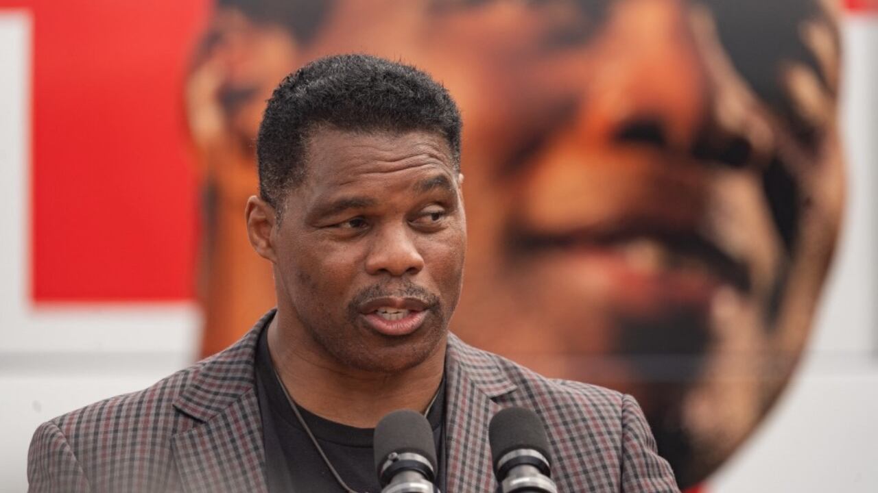 Herschel Walker busca un escaño en el Senado de Estados Unidos en las próximas elecciones de noviembre
