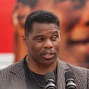 Herschel Walker busca un escaño en el Senado de Estados Unidos en las próximas elecciones de noviembre