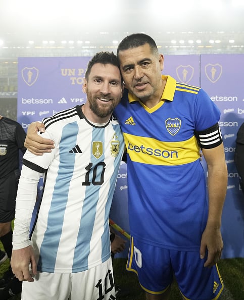 Lionel Messi y Juan Román Riquelme.